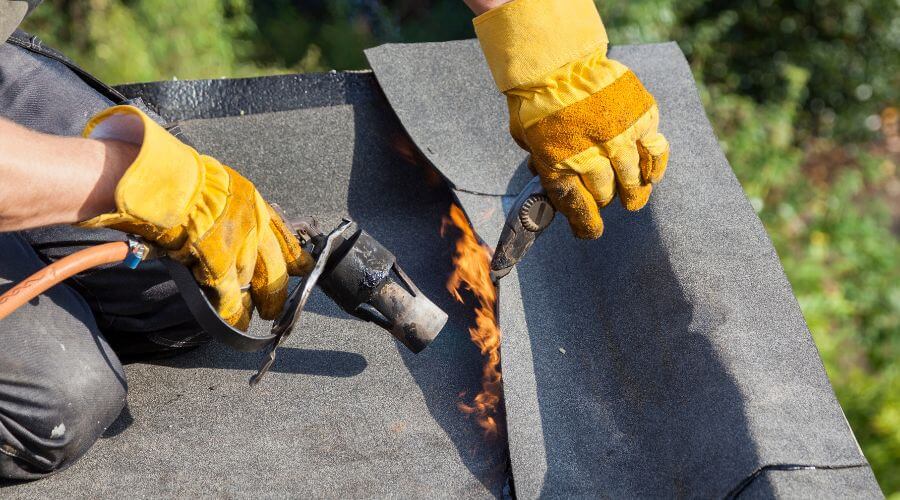 Professional gutter cleaning in Gila, NM
